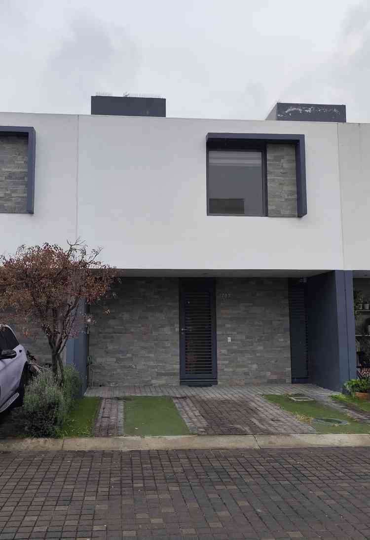 casa en renta calle paseo laureles  zapopan jalisco pUs2S91